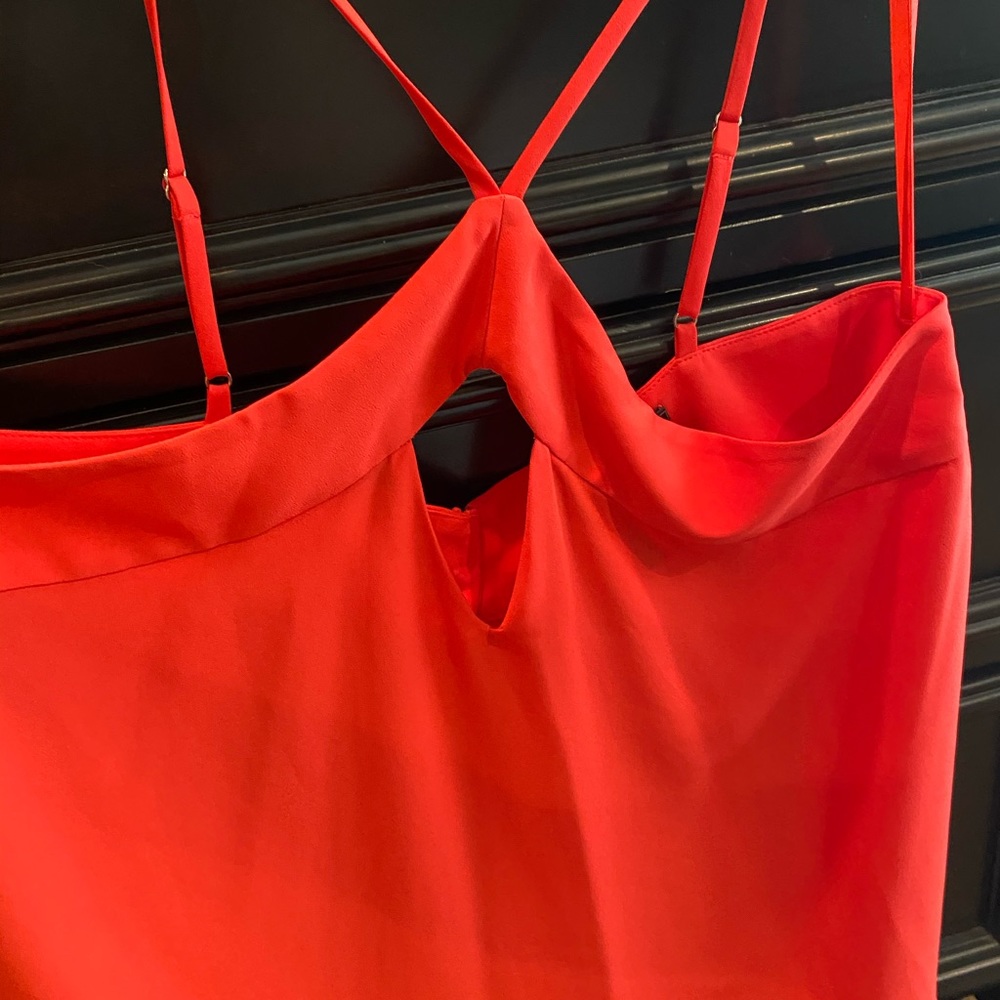 BCBG coral keyhole tank size XS never worn!
